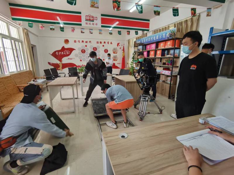 察雅县广告片拍摄公司：极简主义践行者，少即是多的视觉哲学